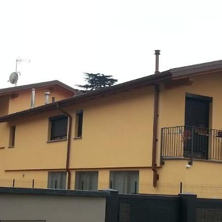 デルヴィオCasa Di Ale E Beaアパートメント エクステリア 写真