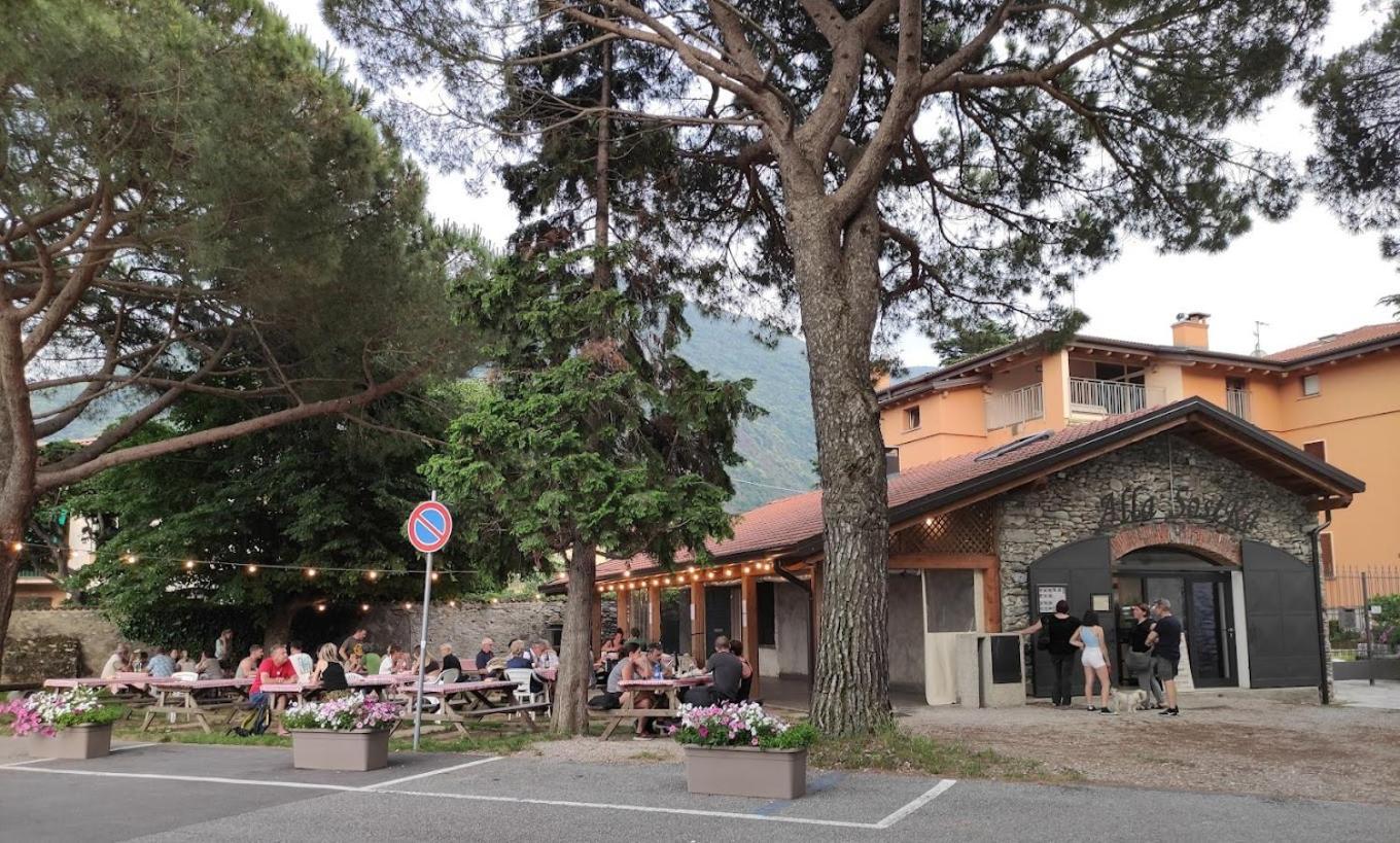 デルヴィオCasa Di Ale E Beaアパートメント エクステリア 写真