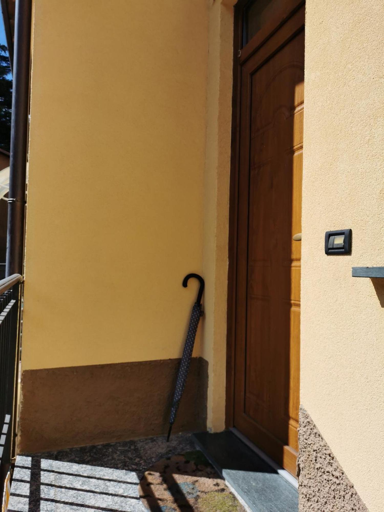 デルヴィオCasa Di Ale E Beaアパートメント エクステリア 写真